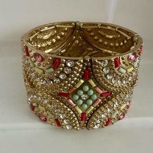 Stretchy Beaded bracelet with gold band